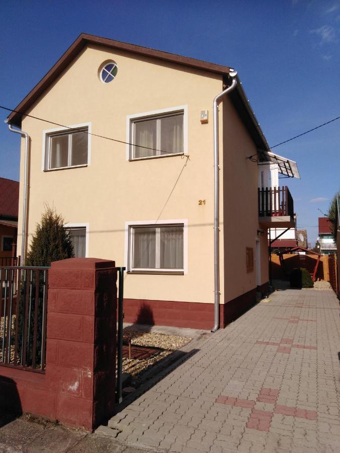 Arinza Apartman Vendeghaz Mezokovesd Exterior photo